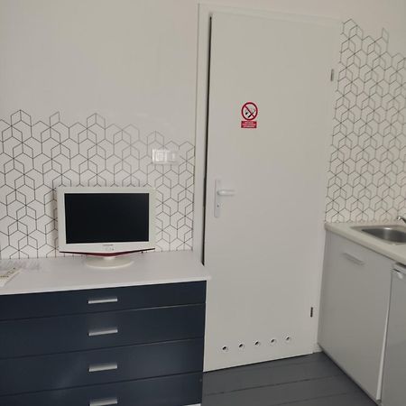 Kawalerka W Centrum Leszna. Leszno  Kültér fotó